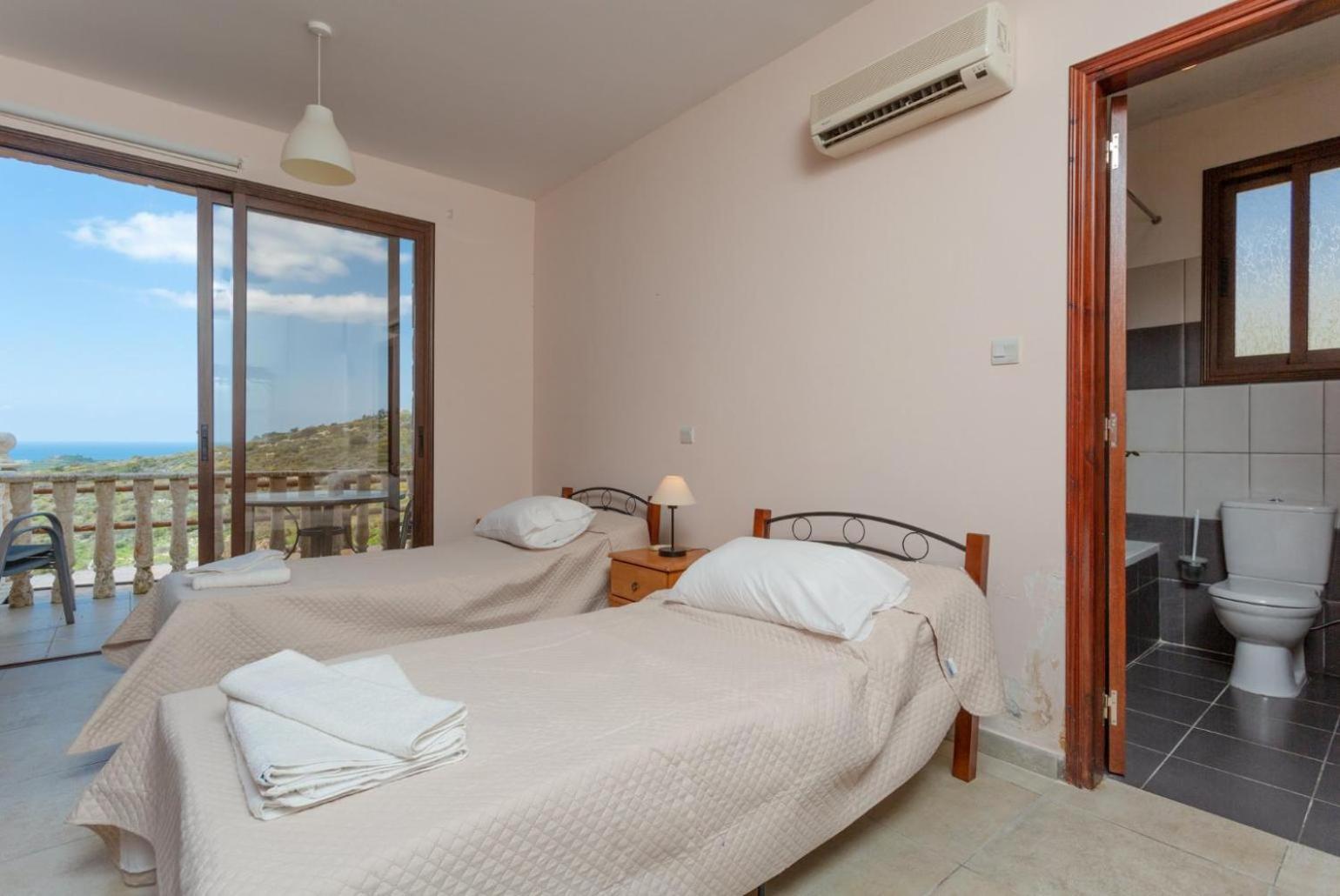 Villa Rallo Paphos Exteriör bild