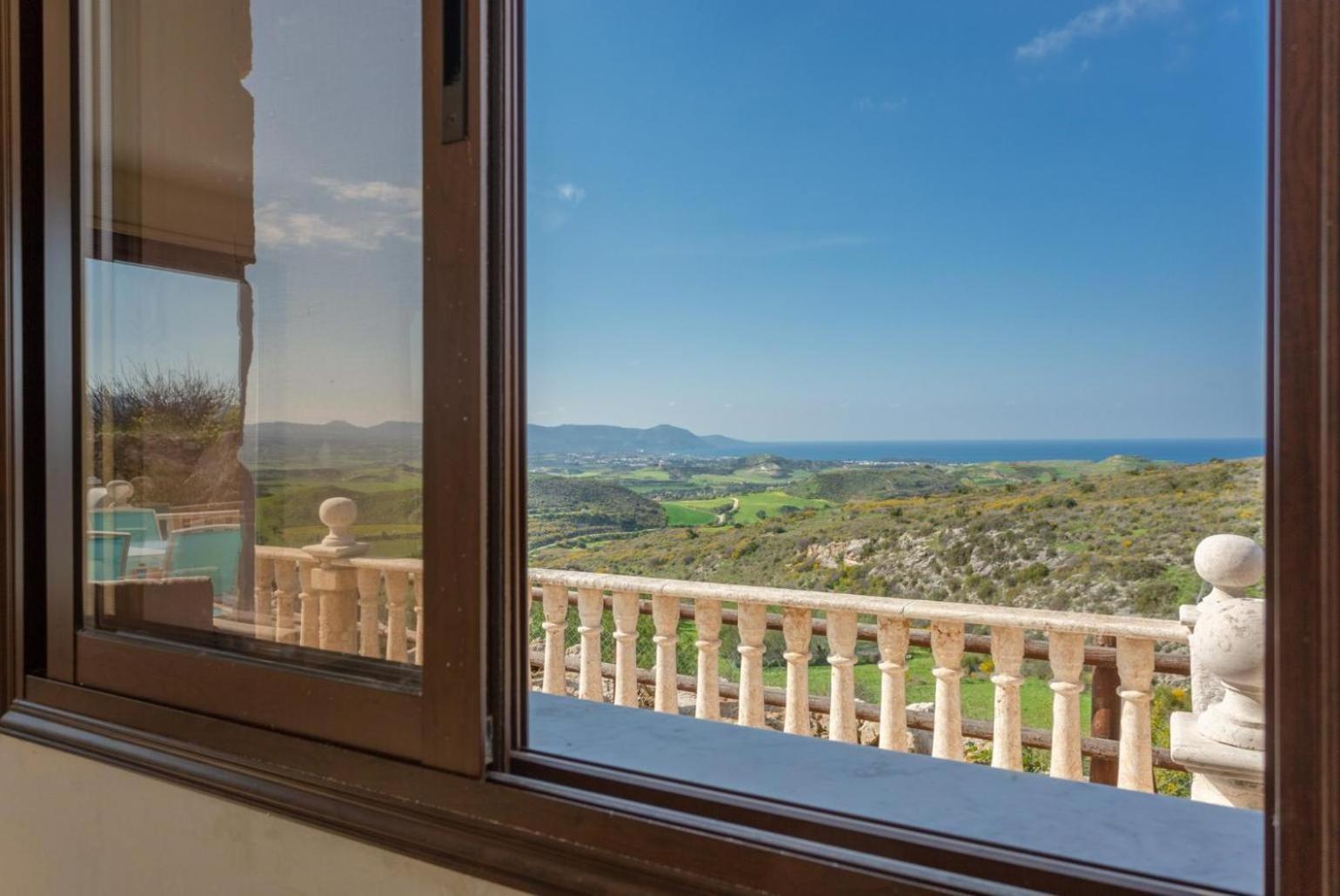 Villa Rallo Paphos Exteriör bild