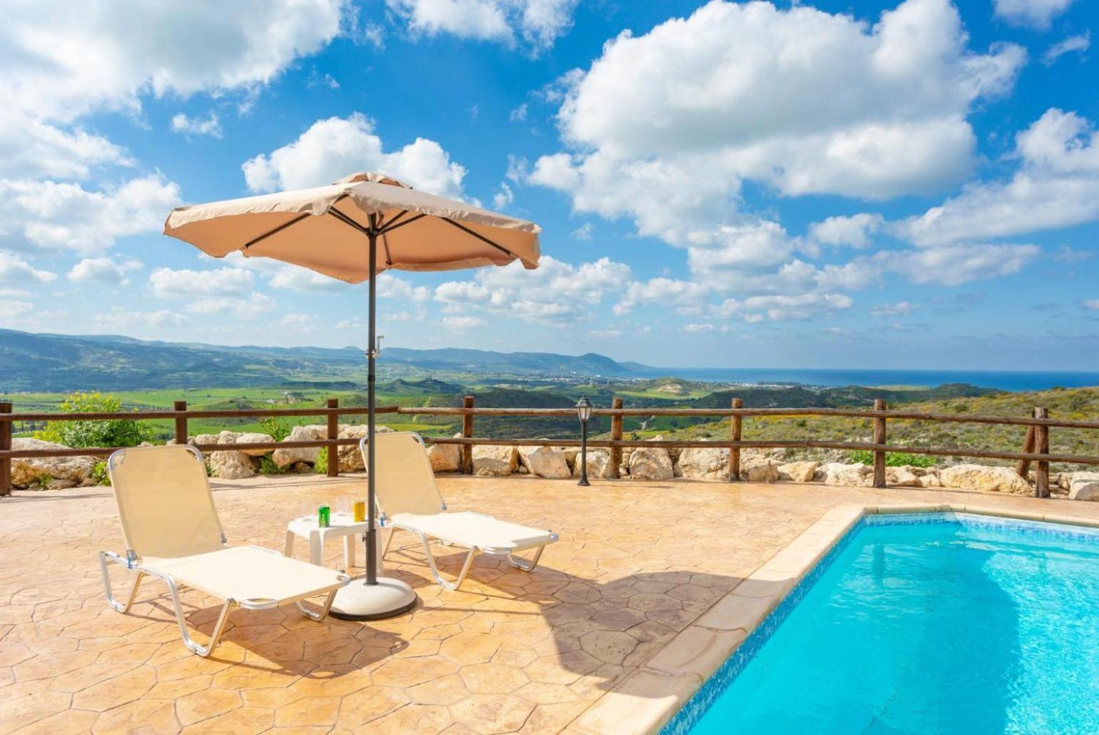 Villa Rallo Paphos Exteriör bild